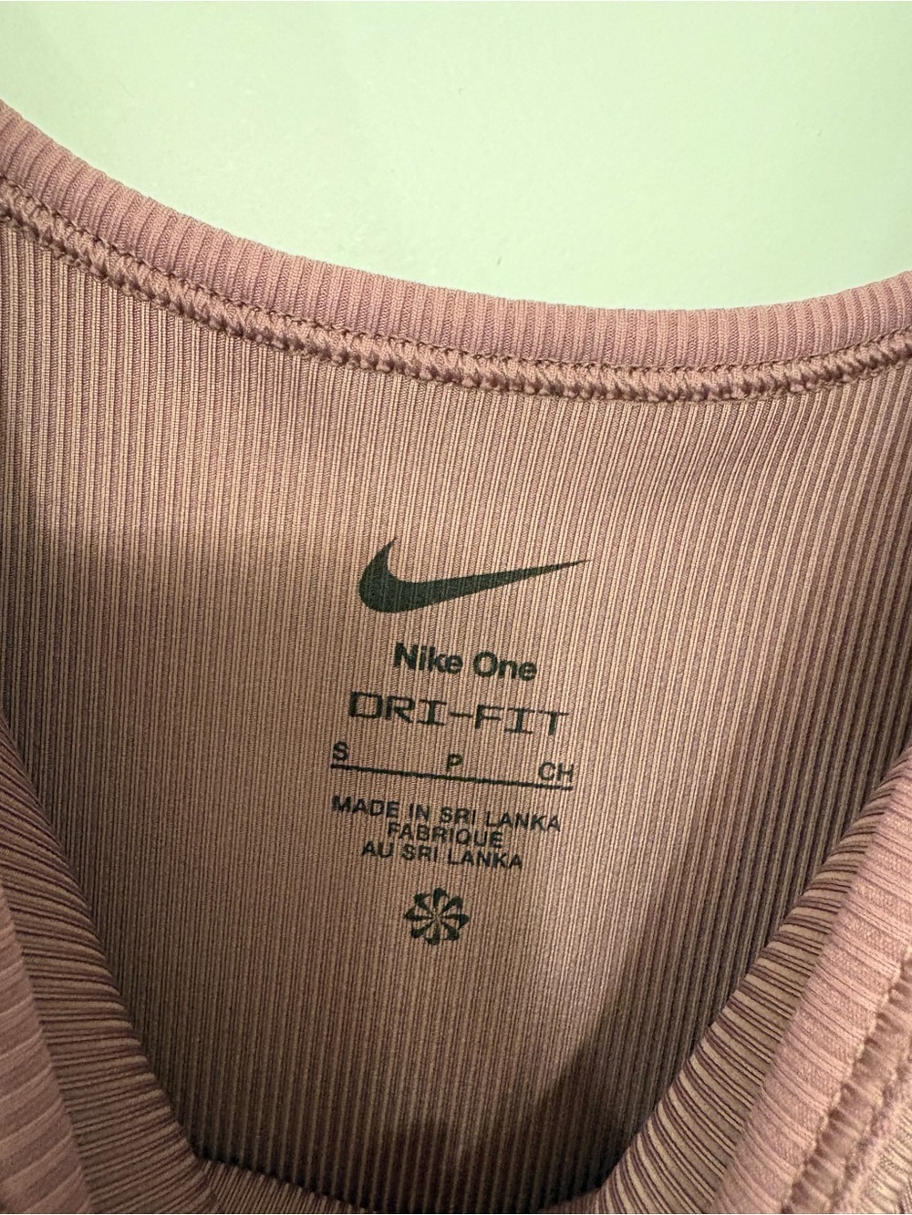 Nike tennis/golf dress with built in shorts, worn once, size S - Picture 4 of 8